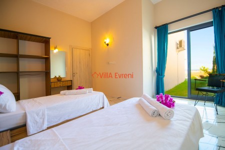 VillA Coral Mulberry